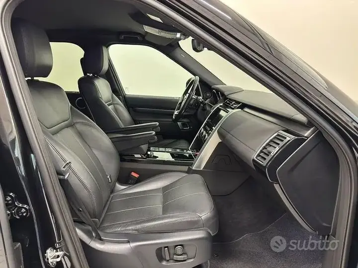 Land Rover Discovery 2017 photo 3