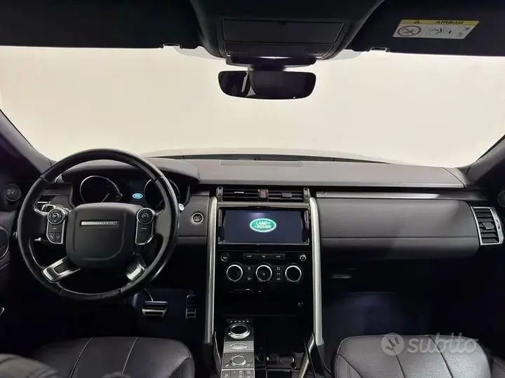Land Rover Discovery 2017 photo 4