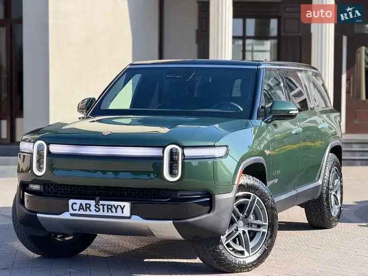 Rivian R1S
