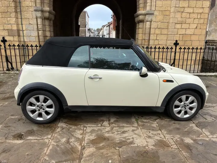 Mini Convertible 2006 photo 4