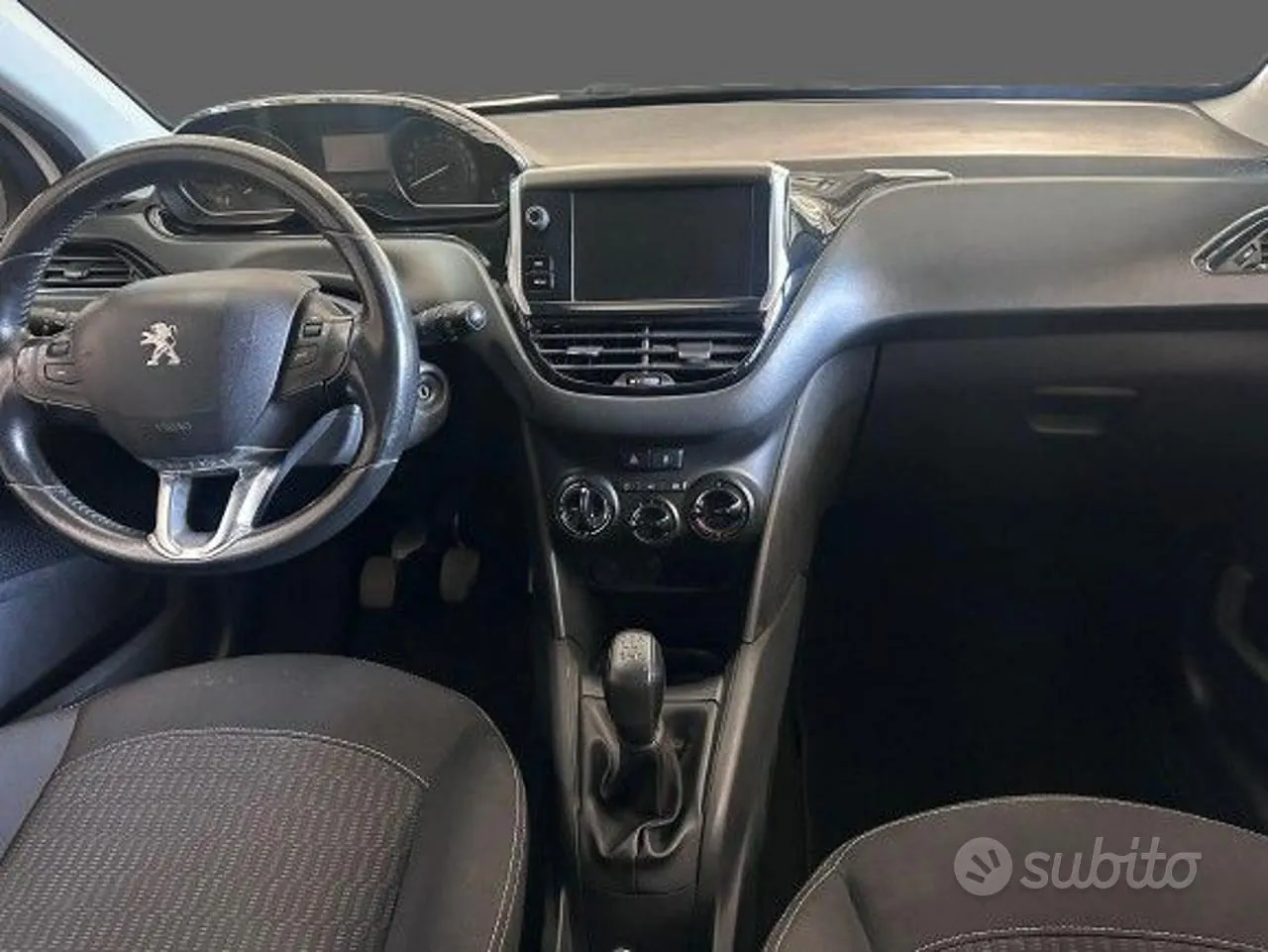 Peugeot 208 2017 photo 5