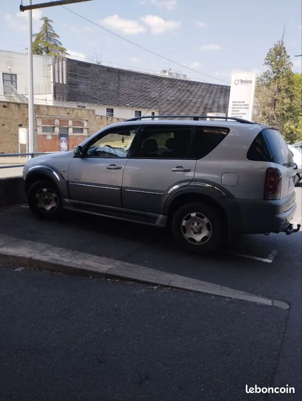 KG Mobility Rexton