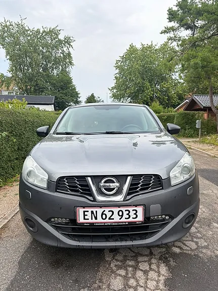 Nissan Qashqai 2012 photo 2