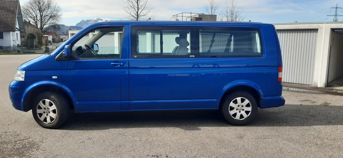 Volkswagen Caravelle 2005 photo 2