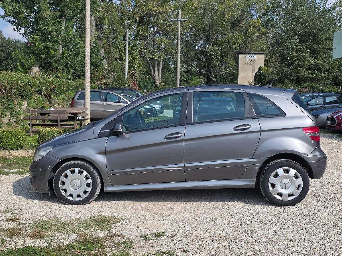 Mercedes-Benz B-Class 2012 photo 3