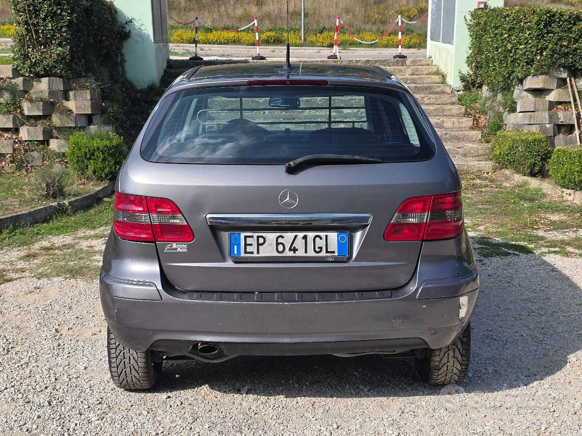 Mercedes-Benz B-Class 2012 photo 5