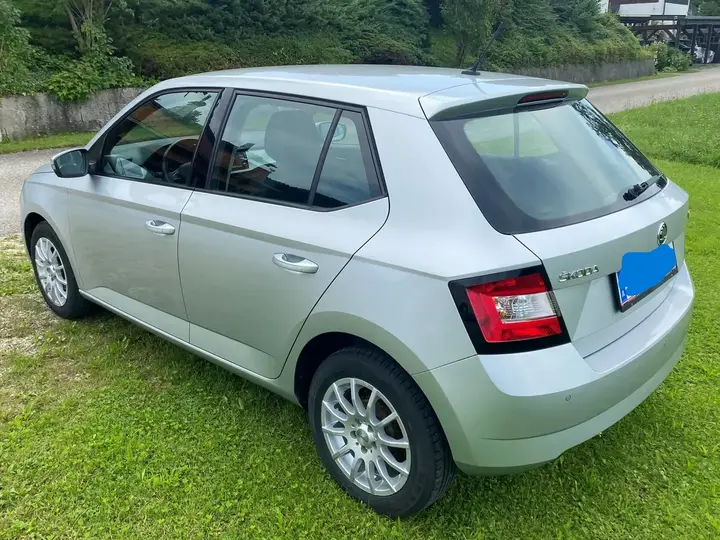 Skoda Fabia 2015 photo 3