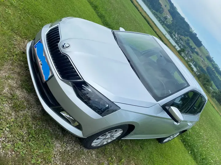 Skoda Fabia 2015 photo 2