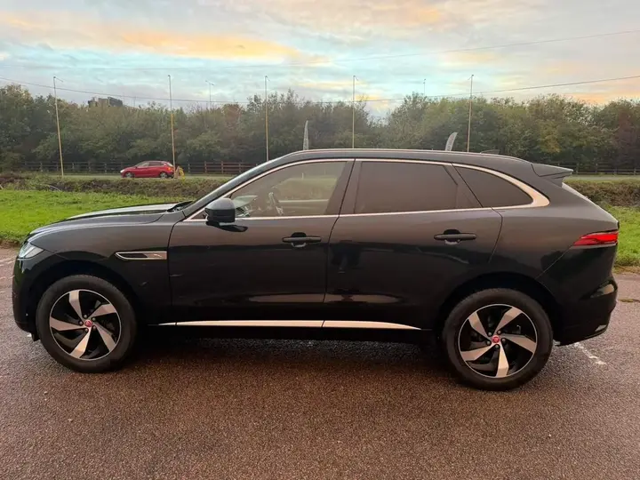 Jaguar F-Pace 2023 photo 2
