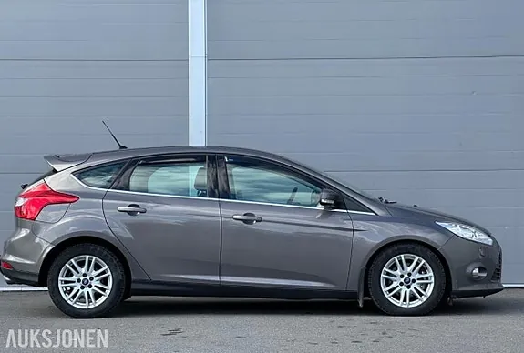 Ford Focus 2011 photo 2