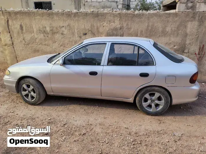 Hyundai Accent 1995 photo 2