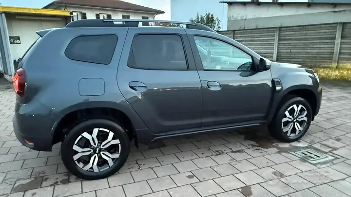 Dacia Duster 2023 photo 4