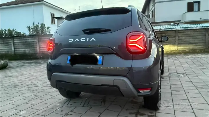 Dacia Duster 2023 photo 2