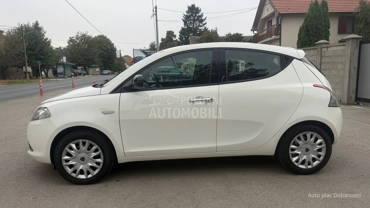 Lancia Ypsilon 2015 photo 3