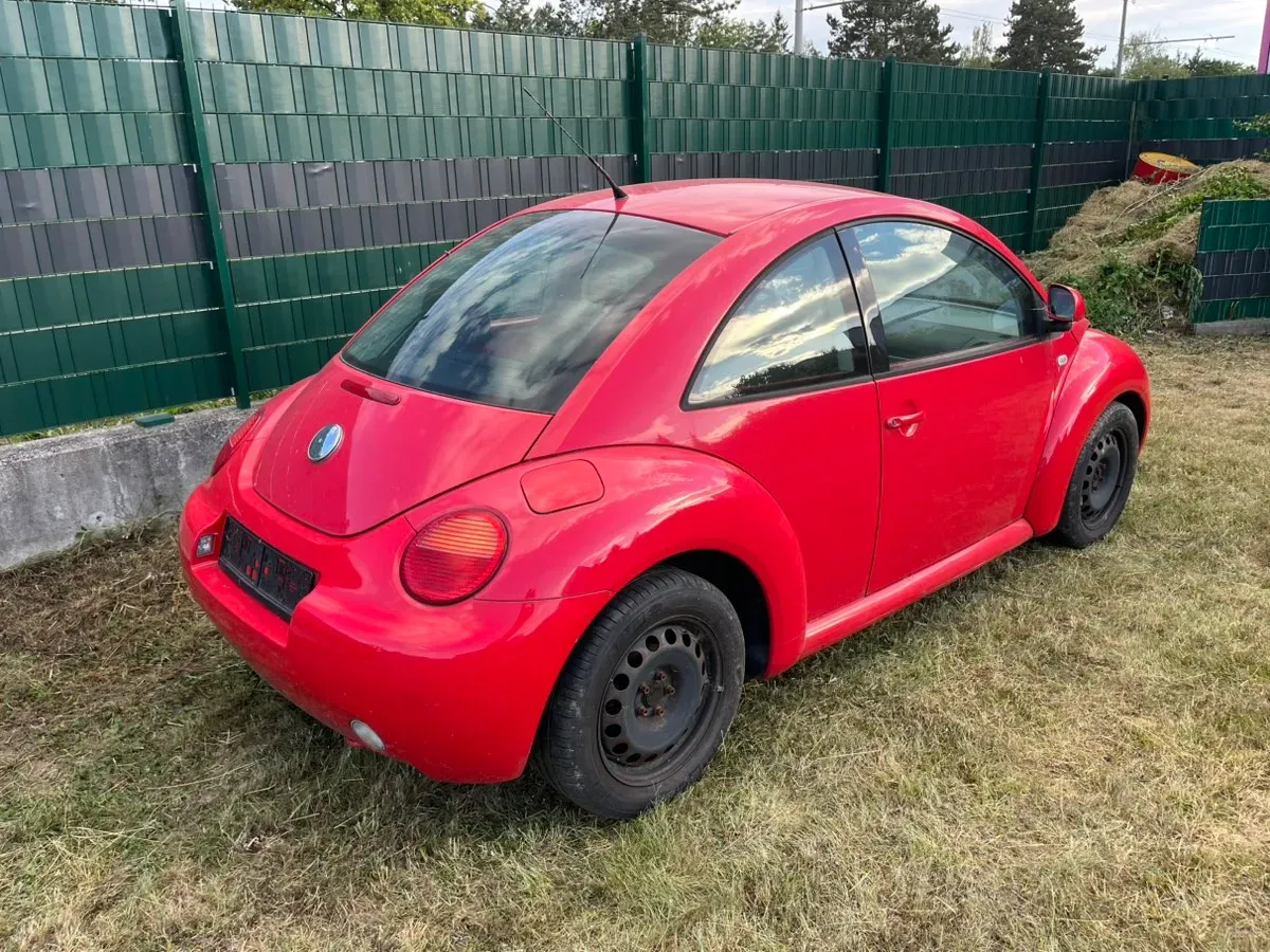 Volkswagen Beetle 2000 photo 2