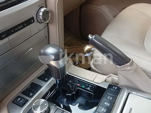 Toyota Land Cruiser Sahara 2017 photo 4