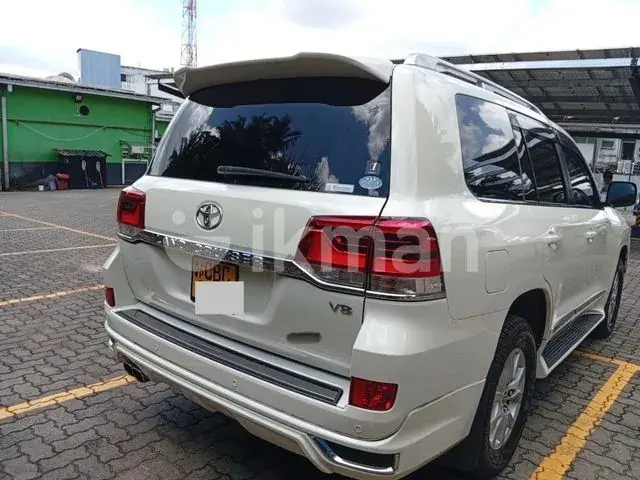 Toyota Land Cruiser Sahara 2017 photo 2