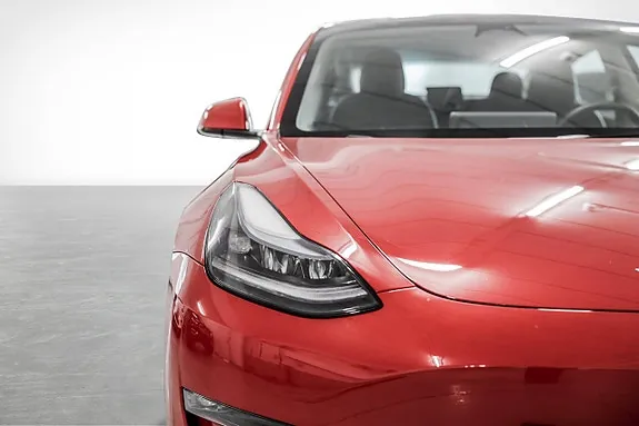 Tesla Model 3 2023 photo 4