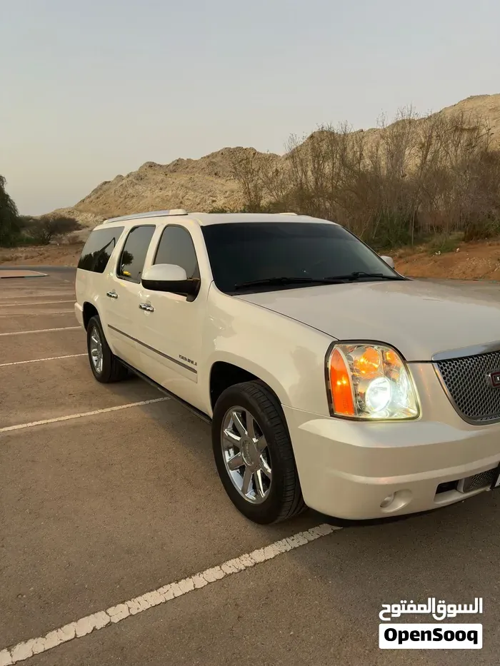 GMC Yukon 2010 photo 3