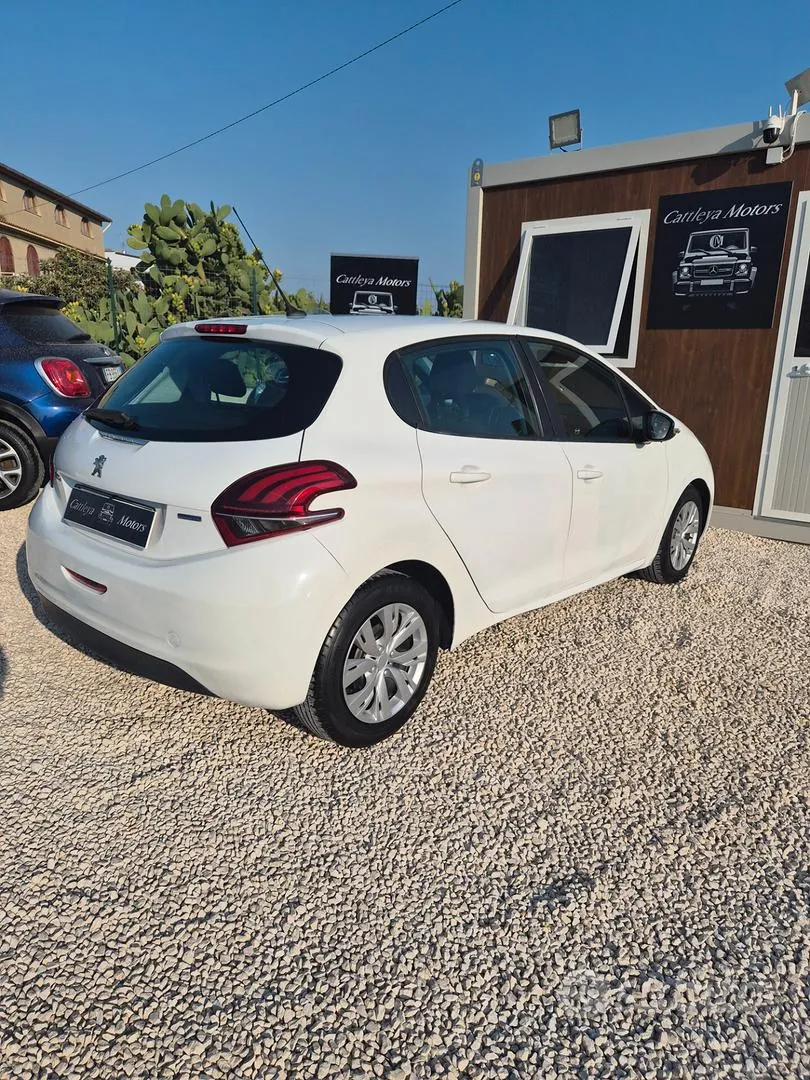 Peugeot 208 2016 photo 4