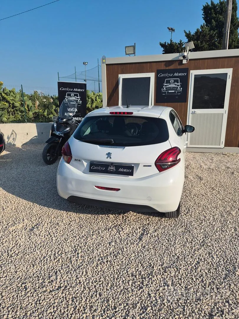 Peugeot 208 2016 photo 5