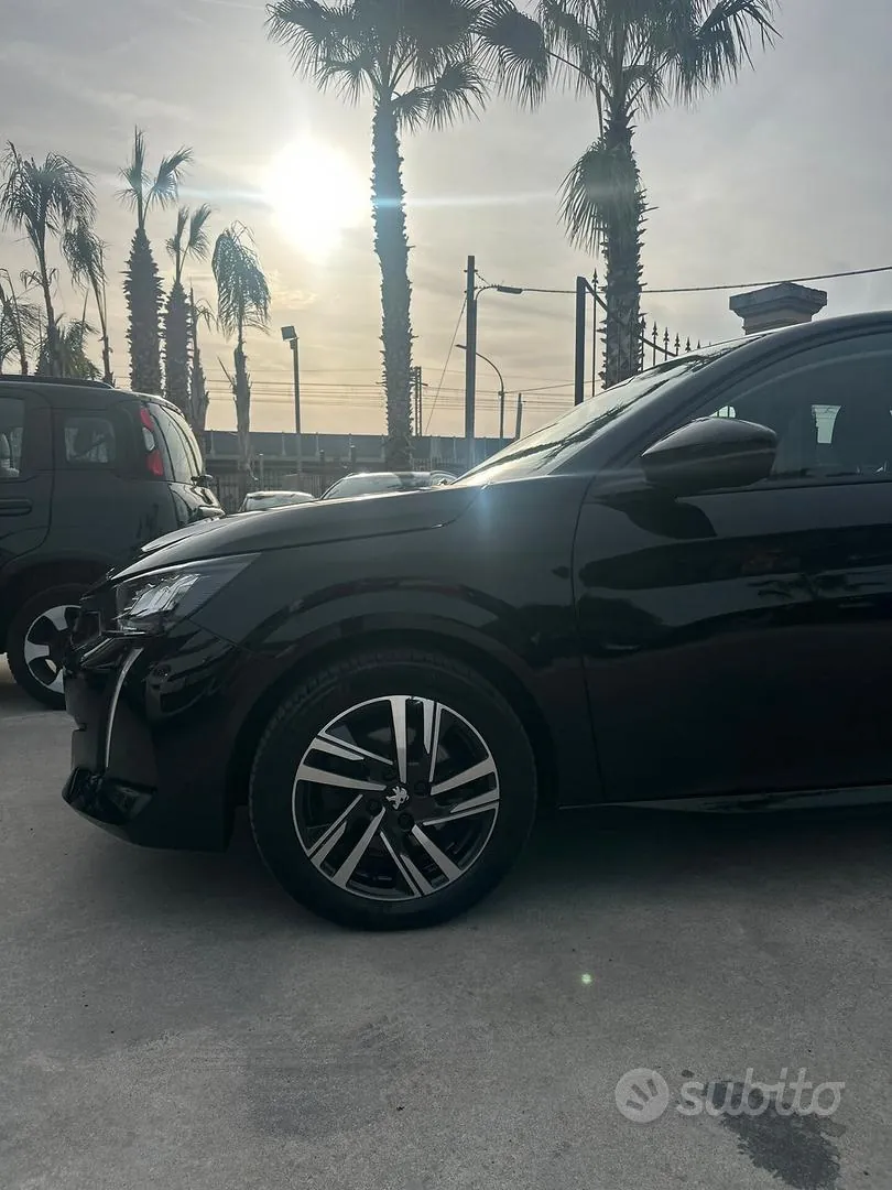 Peugeot 208 2022 photo 4