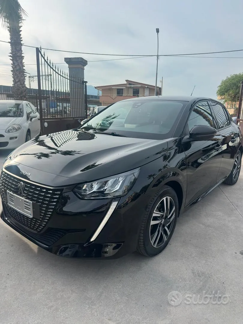 Peugeot 208 2022 photo 3