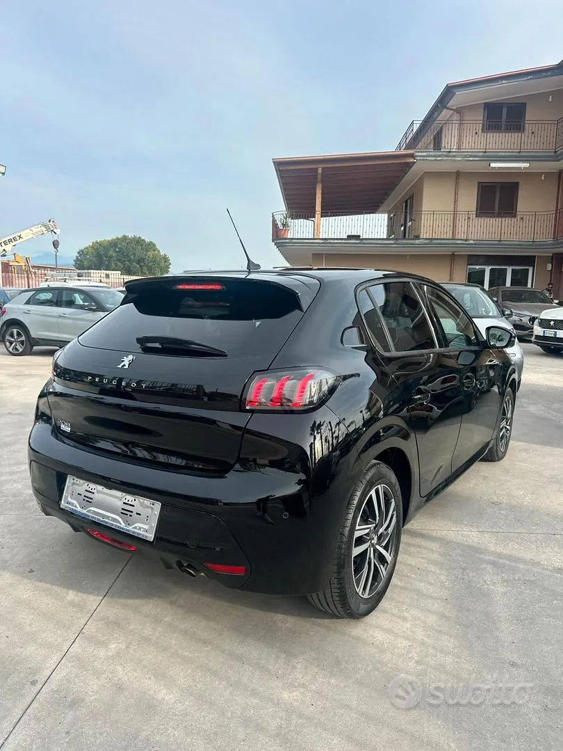 Peugeot 208 2022 photo 5