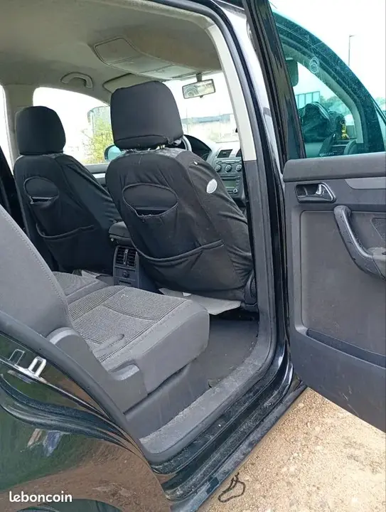 Volkswagen Touran 2005 photo 2