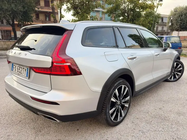 Volvo V60 2019 photo 5