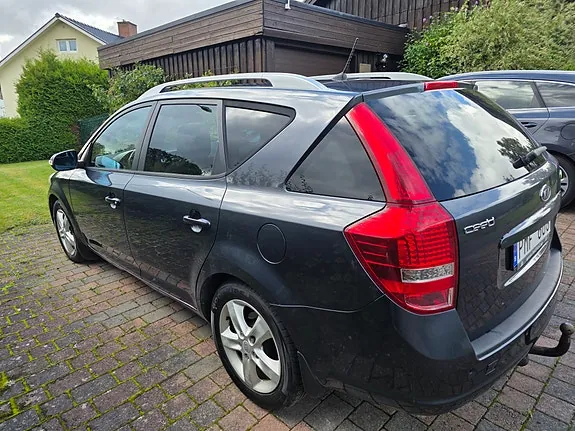 Kia Ceed 2011 photo 2