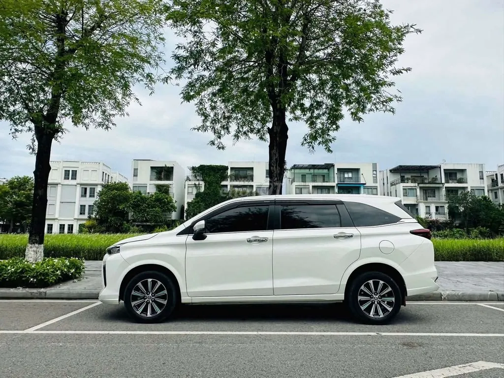 Toyota Avanza 2024 photo 3