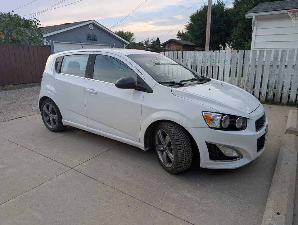 Chevrolet Sonic 2014 photo 2