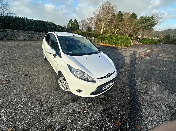 Ford Fiesta 2011 photo 4