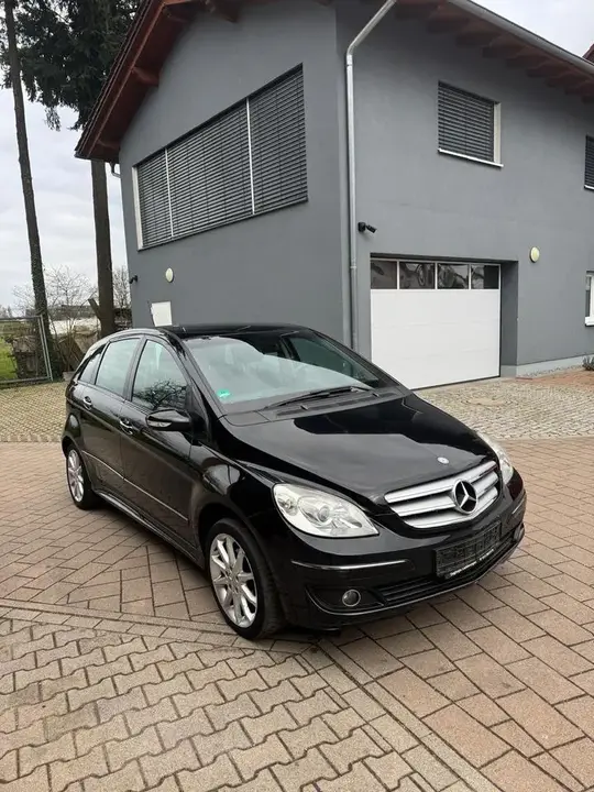Mercedes-Benz B170