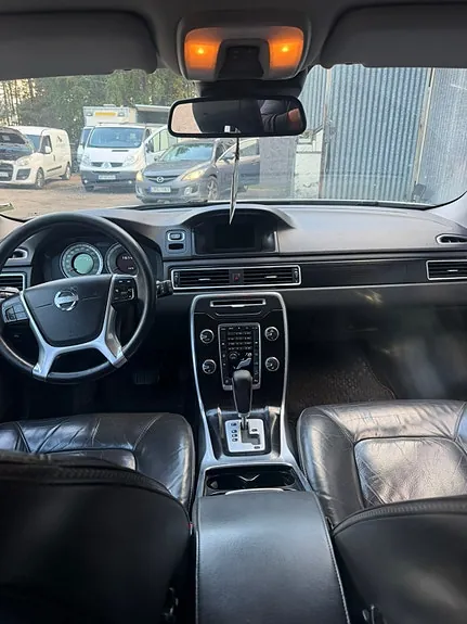 Volvo Xc70 2012 photo 2