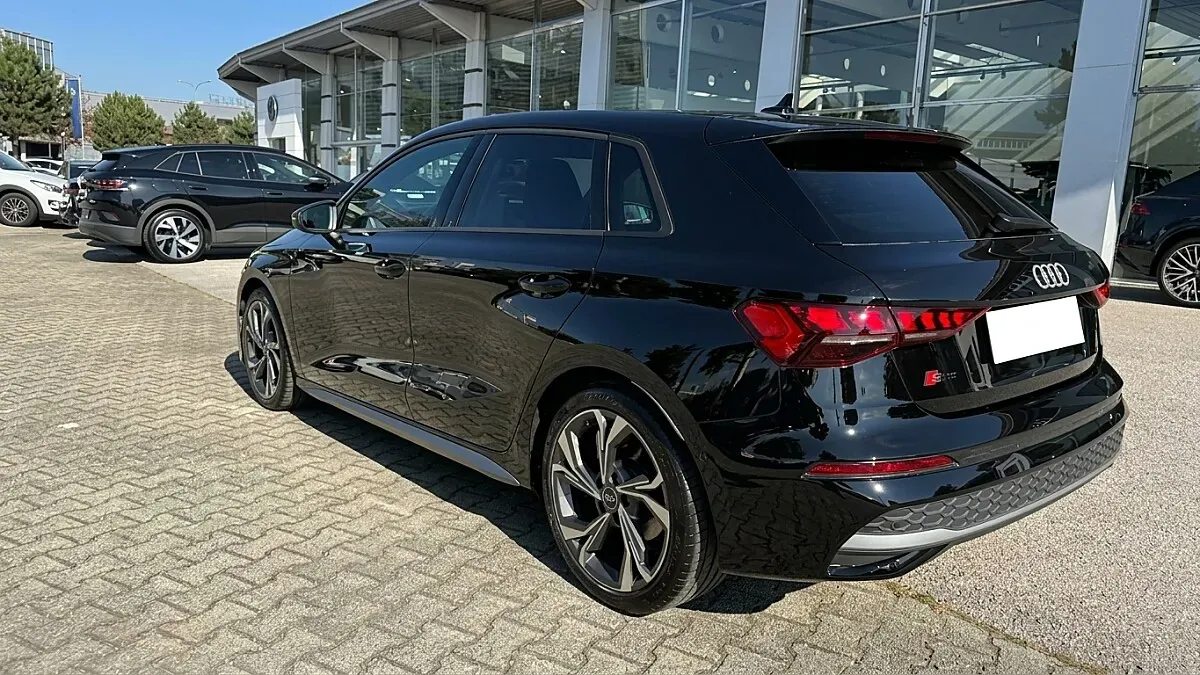 Audi A3 2024 photo 3
