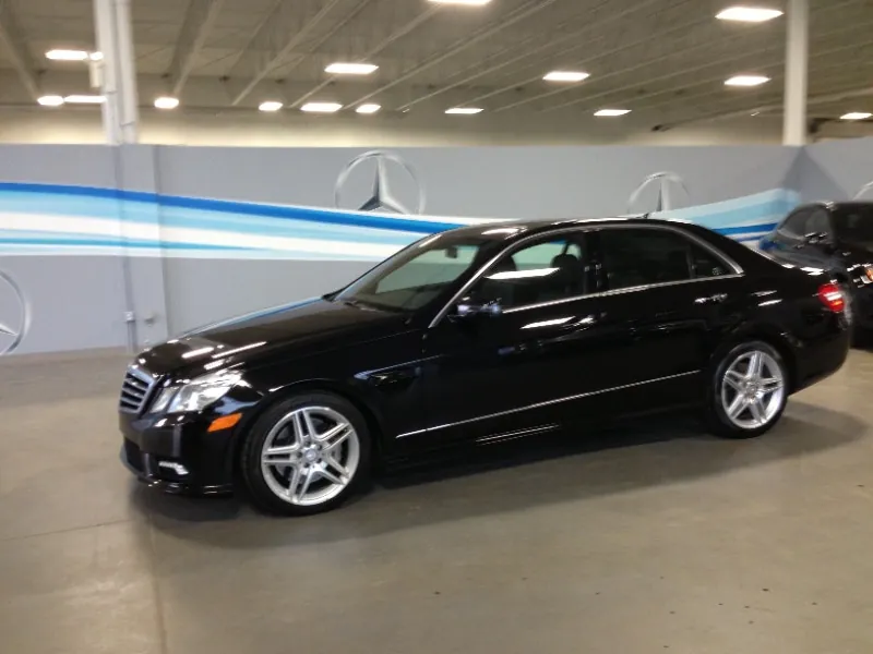 Mercedes-Benz E-Class 2011 photo 2