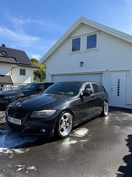 BMW 330D 2010 photo 3
