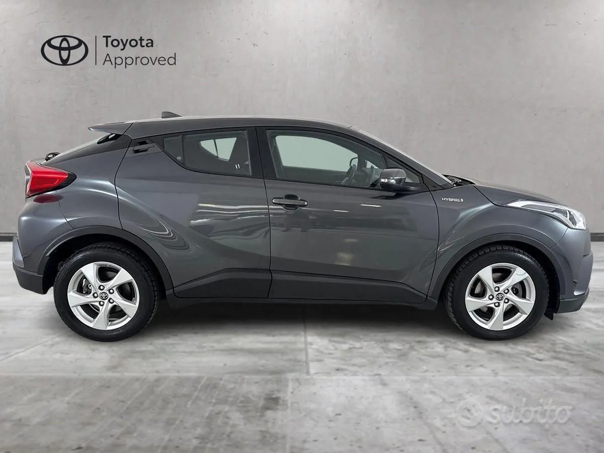 Toyota C-Hr 2018 photo 4