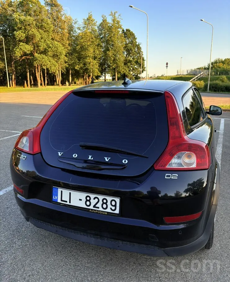 Volvo C30 2010 photo 2