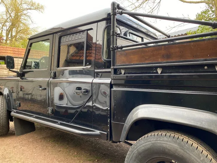 Land Rover Defender 2006 photo 2