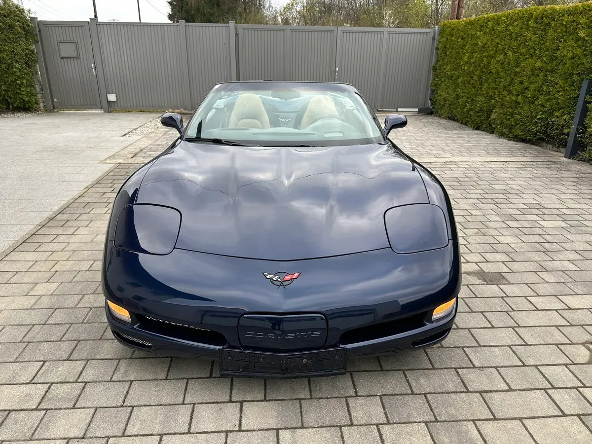 Chevrolet Corvette 2001 photo 3