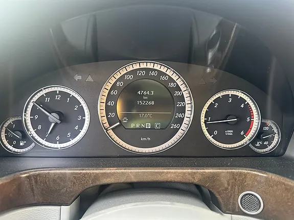 Mercedes-Benz E220 2010 photo 5