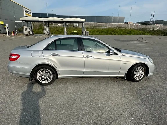 Mercedes-Benz E220 2010 photo 2