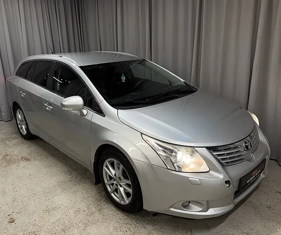Toyota Avensis 2011 photo 3