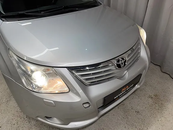 Toyota Avensis 2011 photo 4