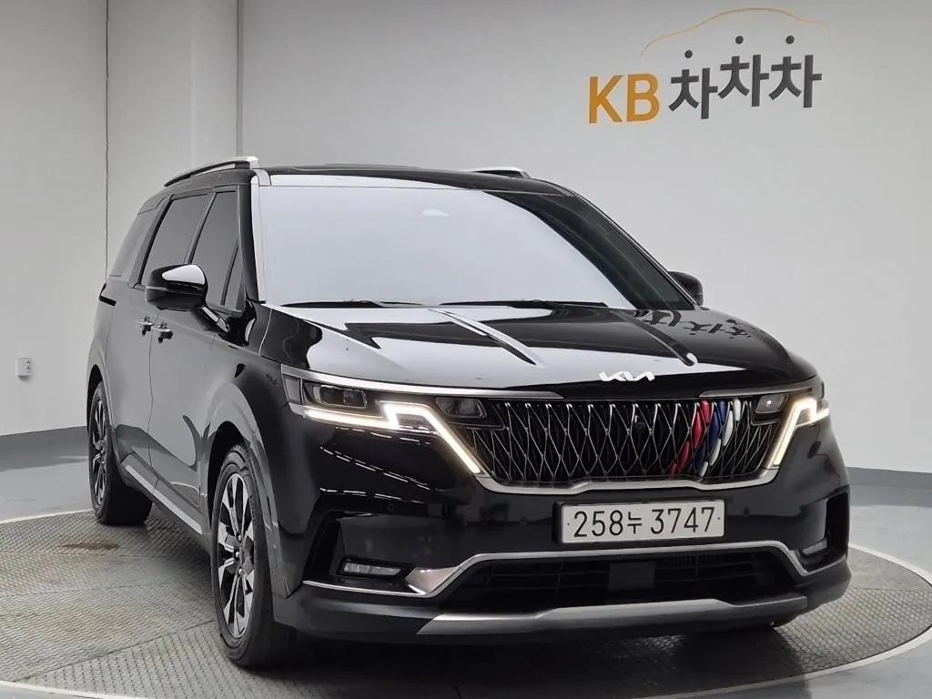 Kia Carnival 2022 photo 4