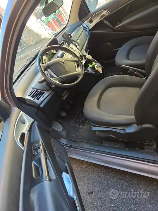Lancia Ypsilon 2011 photo 3