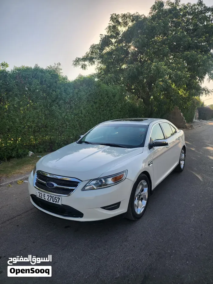 Ford Taurus